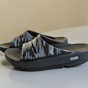 OOFOS Black Gray Camo Slide Sandals